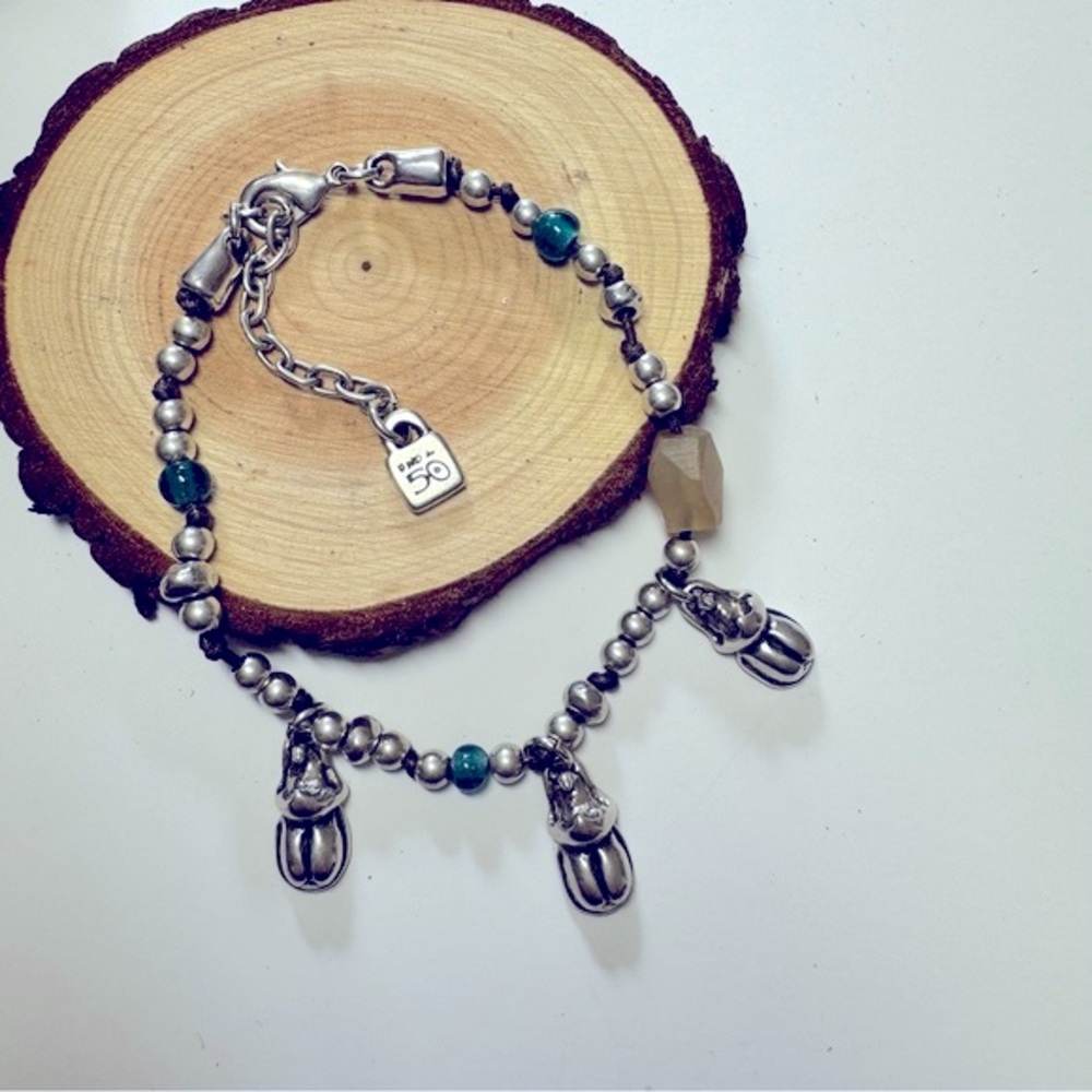 UNO de 50 scarab bracelet